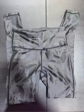 High-Waist Gray Camo Leggings
